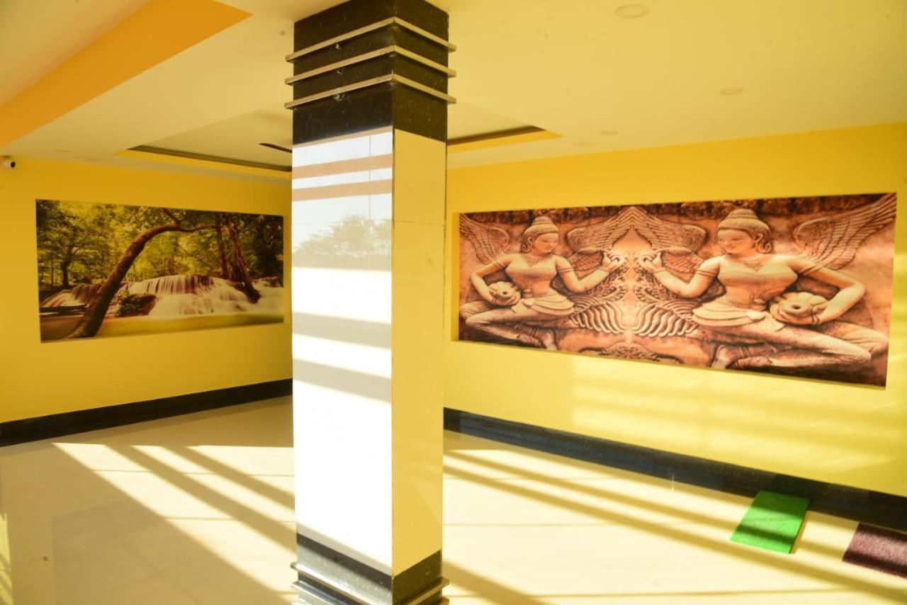 Hotel Vaishnavi Residency Tiptur Tarikere Exterior foto