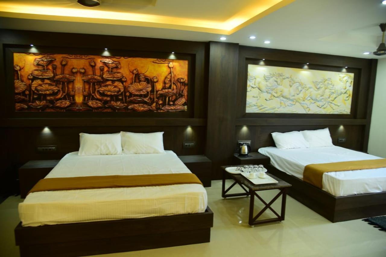 Hotel Vaishnavi Residency Tiptur Tarikere Exterior foto