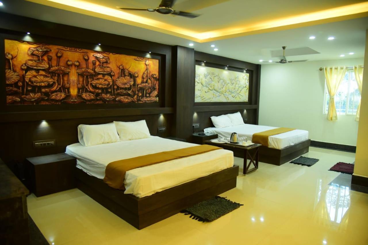 Hotel Vaishnavi Residency Tiptur Tarikere Exterior foto