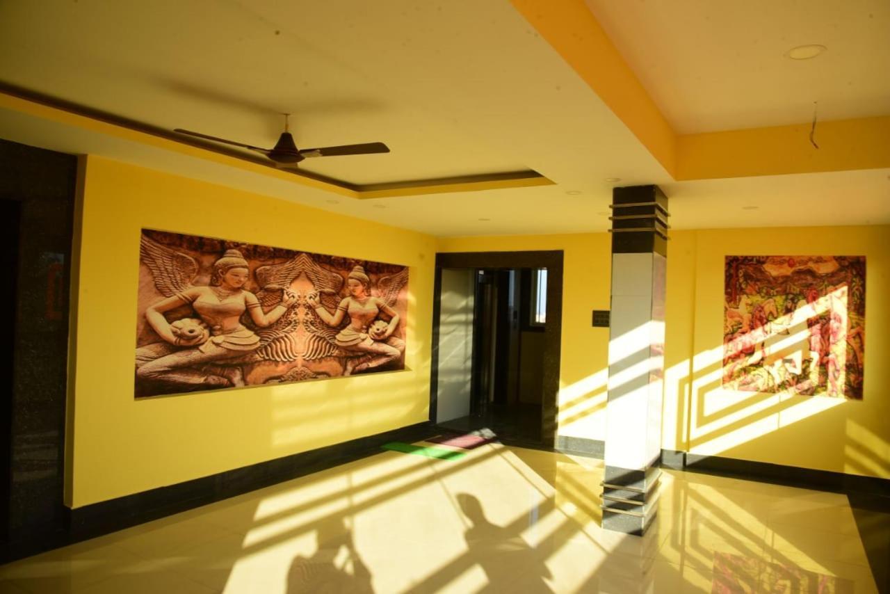 Hotel Vaishnavi Residency Tiptur Tarikere Exterior foto